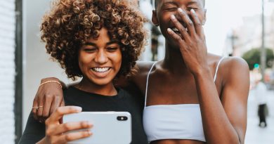 Four Ways To Change The Relationship Between Friends In Their Mid To Late 20S (Why Nothing) Four Ways To Change The Relationship Between Friends In Their Mid To Late 20S (Why Nothing)